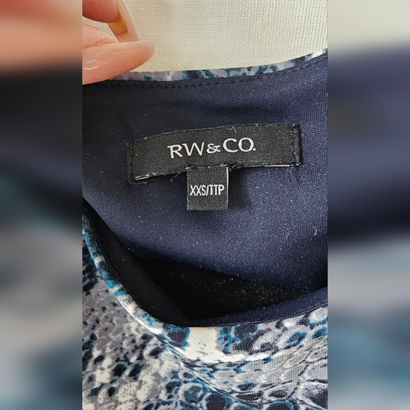 RW&CO blue snake skin print bodycon rusched sleeveless dress - XXS - Picture 5 of 6